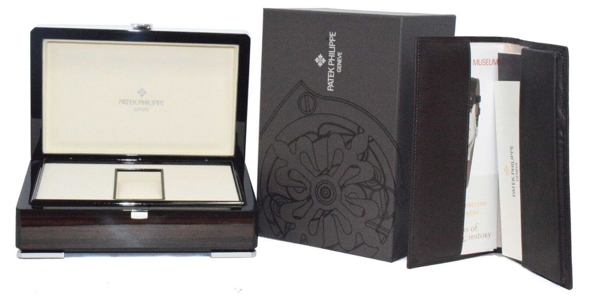 Patek Philippe Complications 5212A-001